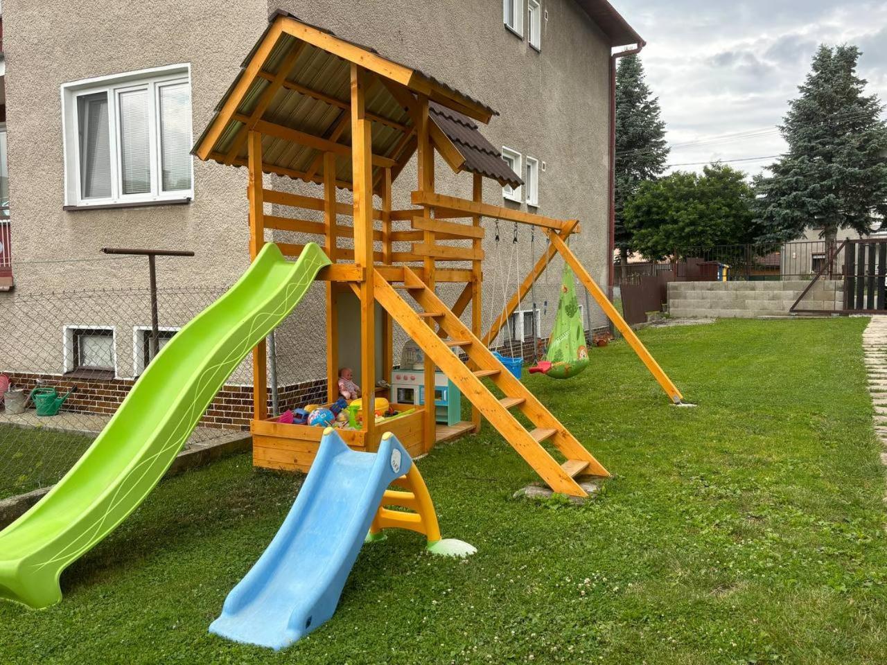 Vivi Apartments Liptovský Mikuláš Eksteriør bilde