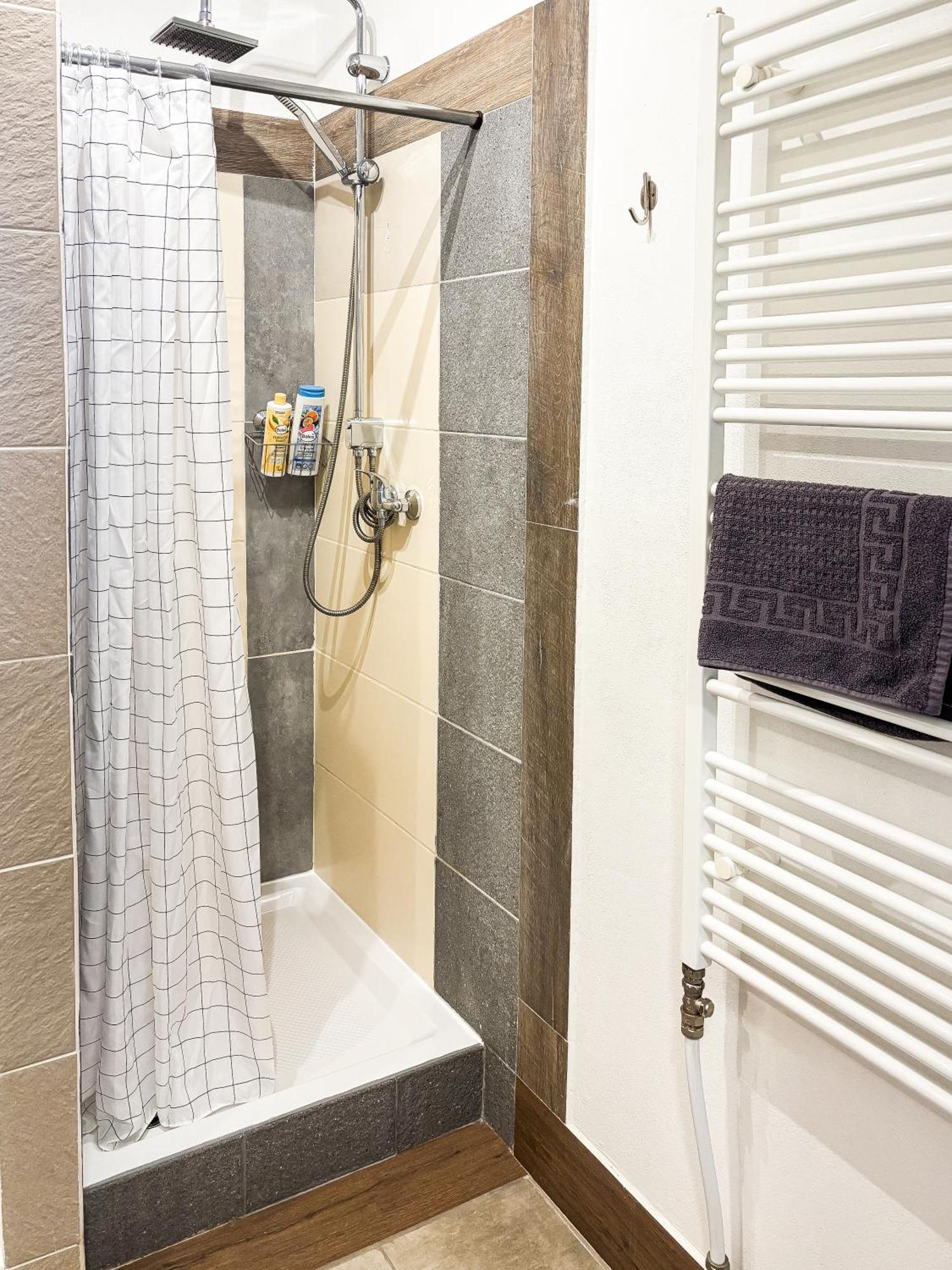 Vivi Apartments Liptovský Mikuláš Eksteriør bilde